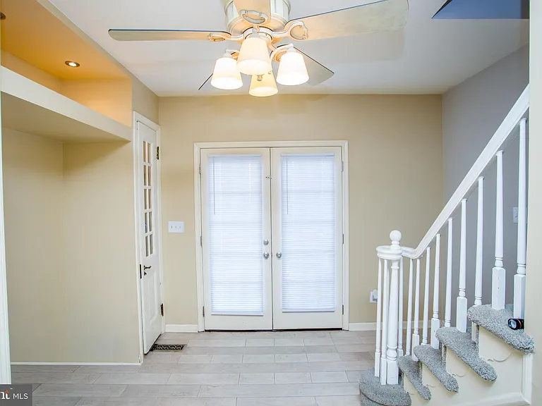 1529 Margaret Ct — Photo 17