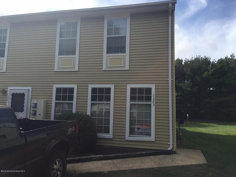 2nd image of 1323 Paris Ct #1000