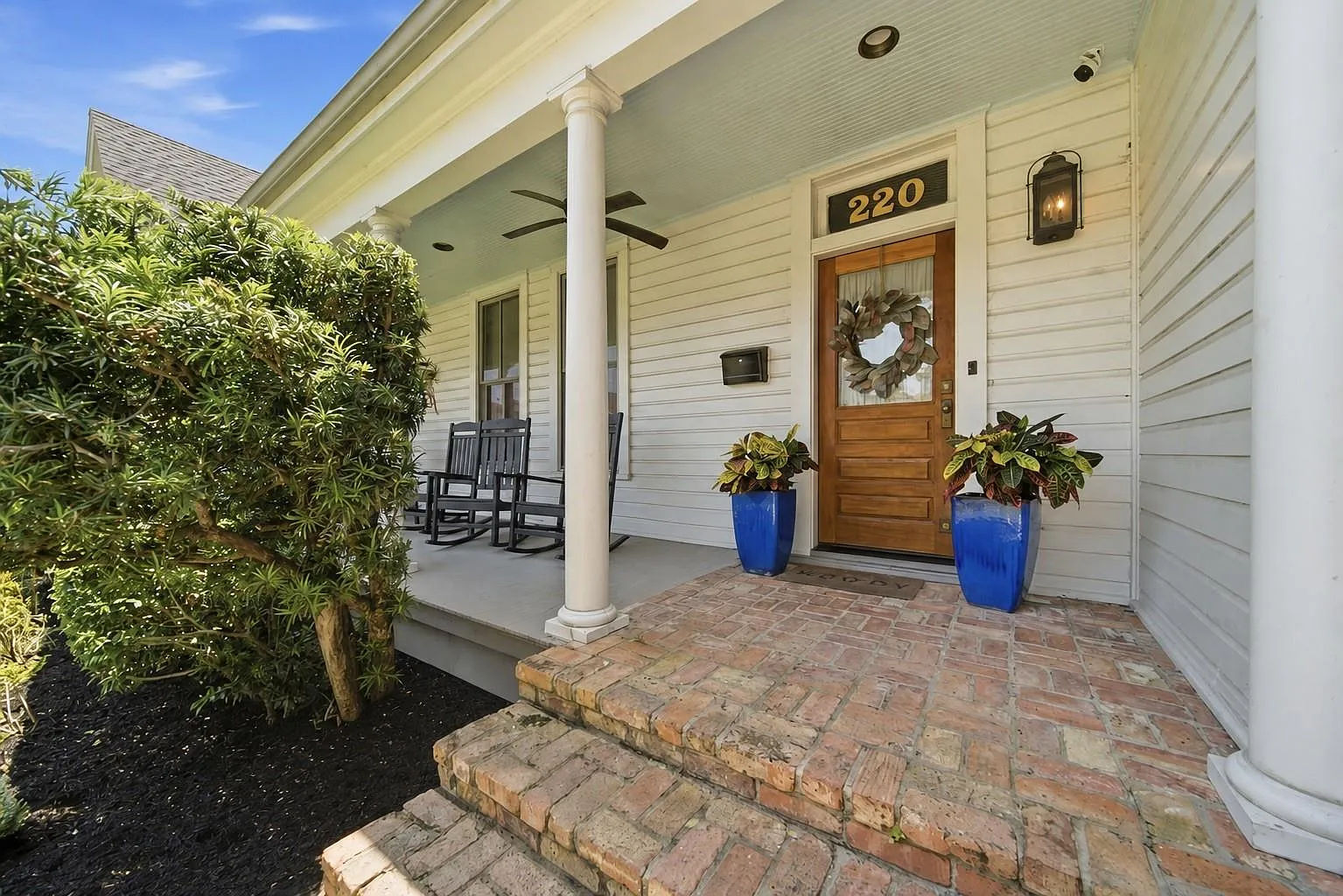 4 bed, 3.0 bath, 2322 sqft, $7,500 — Photo 2