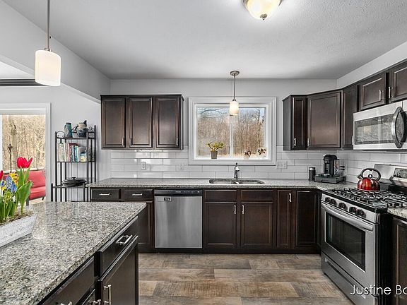 5th image of 4608 Wren Dr SE