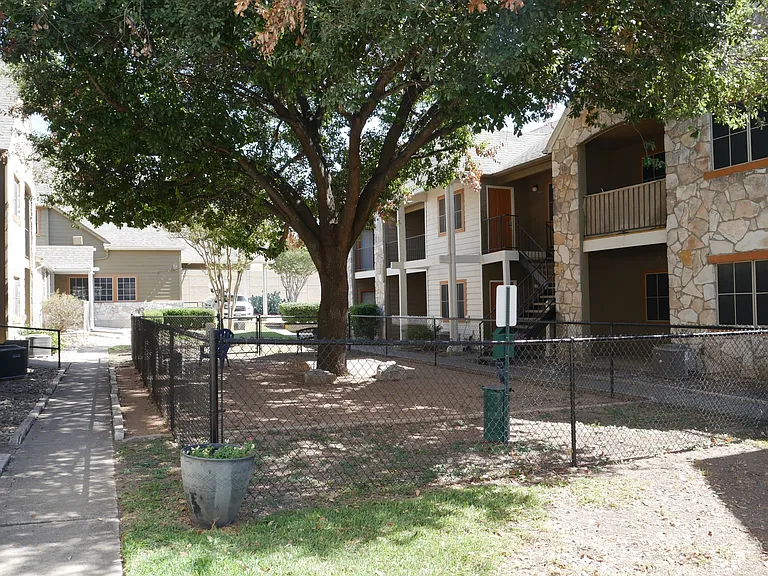 Madeira Apartments at Live Oak — Photo 2
