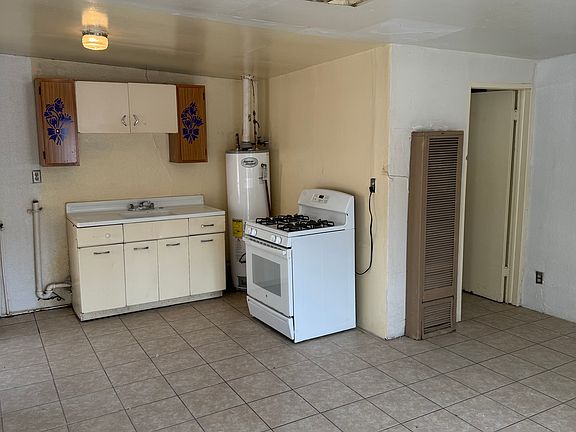 4th image of 1119 N Laurel St #5