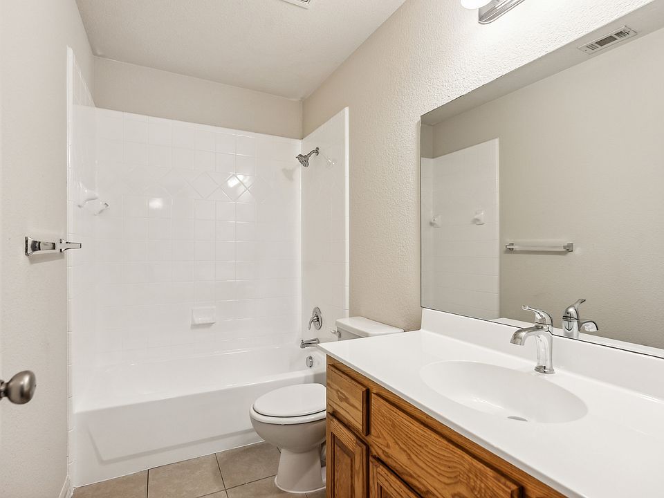 1st image of 4224 Towne Lake Ct