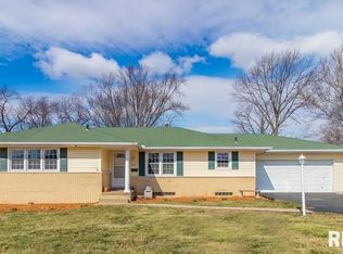 6431 N Greenmont Rd, Peoria, IL 61614