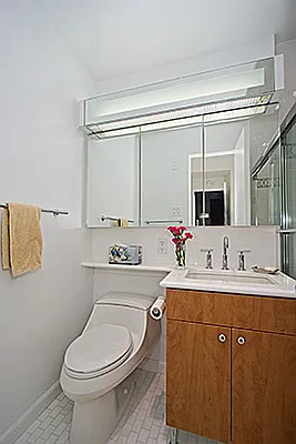 Sold by Adriana Arciello, LREB | media 6