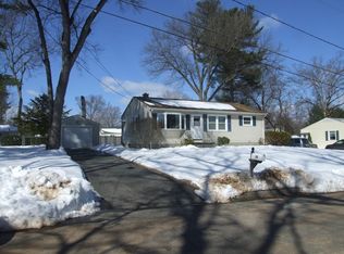 32 Stony Brook Rd, Springfield, MA 01118