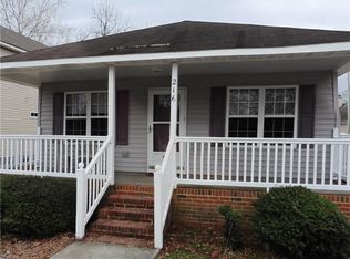 216 Hinton Ave, Chesapeake, VA 23323