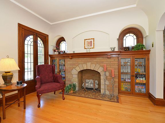 5th image of 1413 E Kenmore Pl