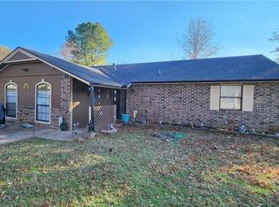 105 Wright Ave, Springdale, AR 72764