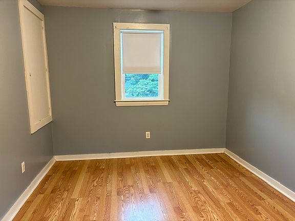 5th image of 36 School St