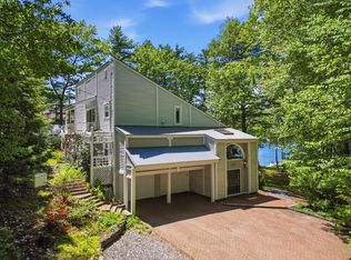 22 Hemlock Circle, Sandown, NH 03873