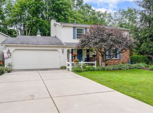 336 Greenbriar Dr, Cortland, OH