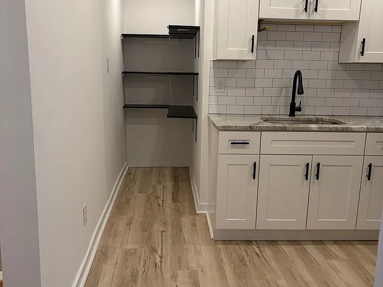 44 Yale Ave — Photo 5