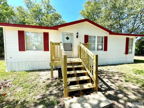 102 1/2 S Pinckney St, Timmonsville, SC 29161