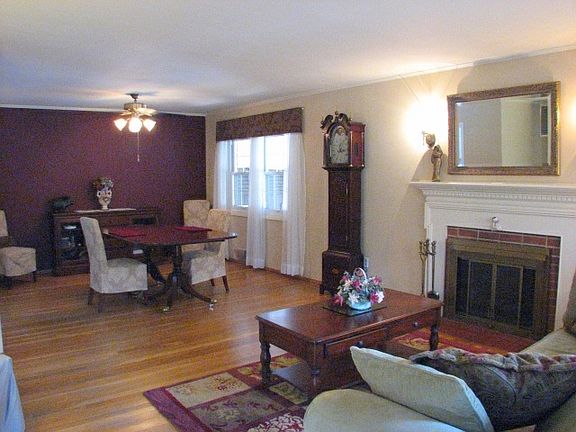 2nd image of 4105 Jewel St
