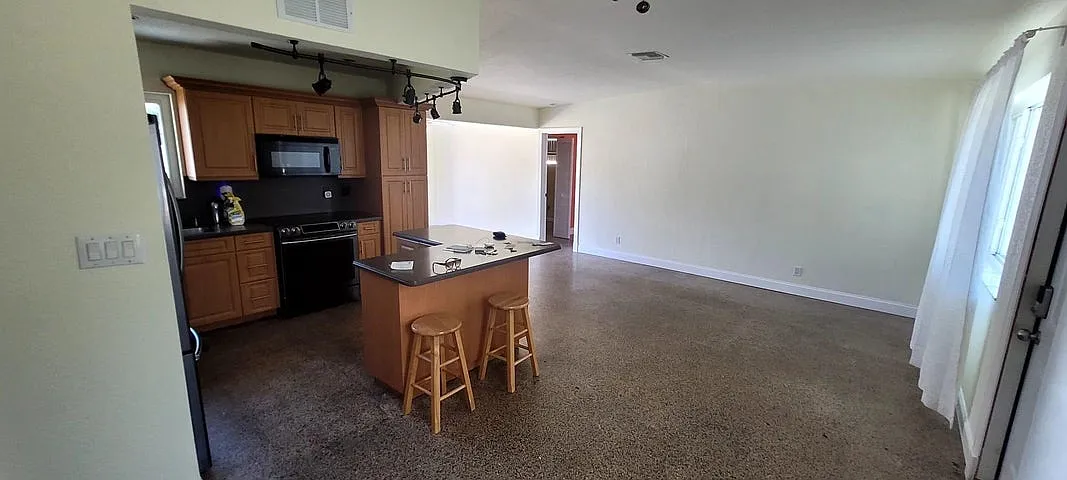 3 bed, 1457 sqft, $3,100 — Photo 4
