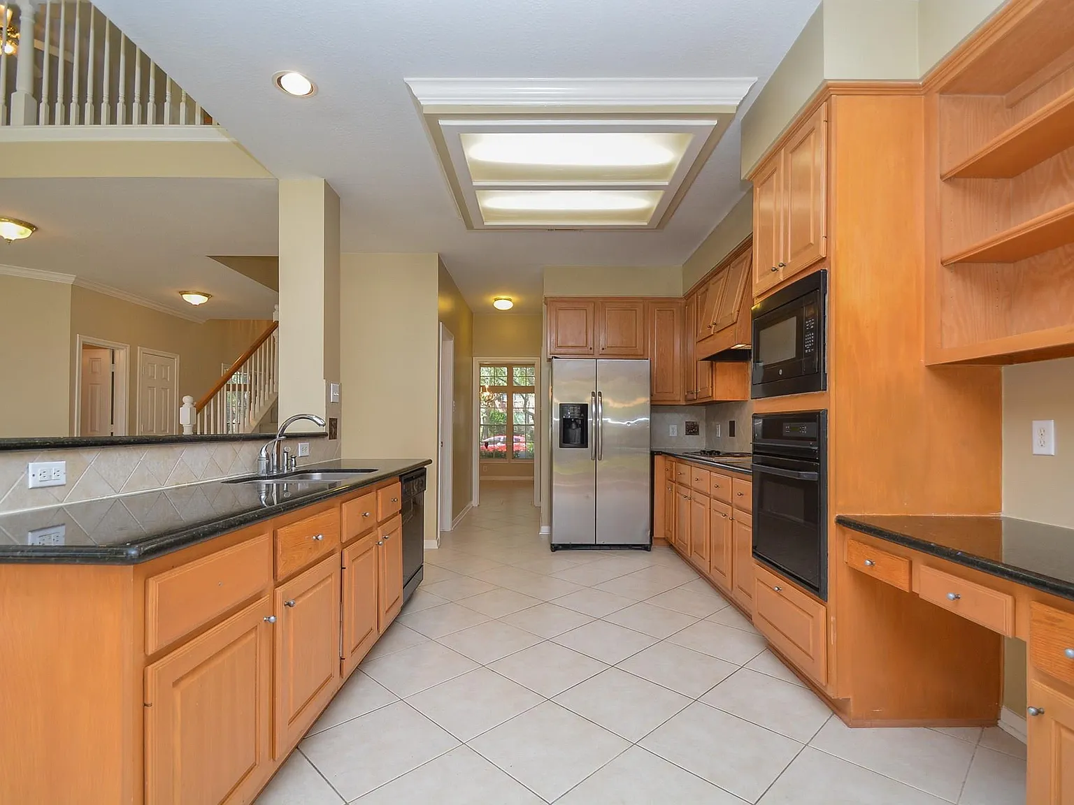 4 bed, 3.5 bath, 3062 sqft, $2,900 — Photo 2