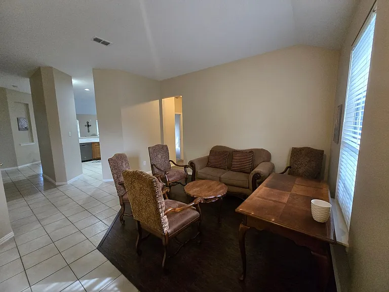 2816 Oakdale Dr — Photo 12
