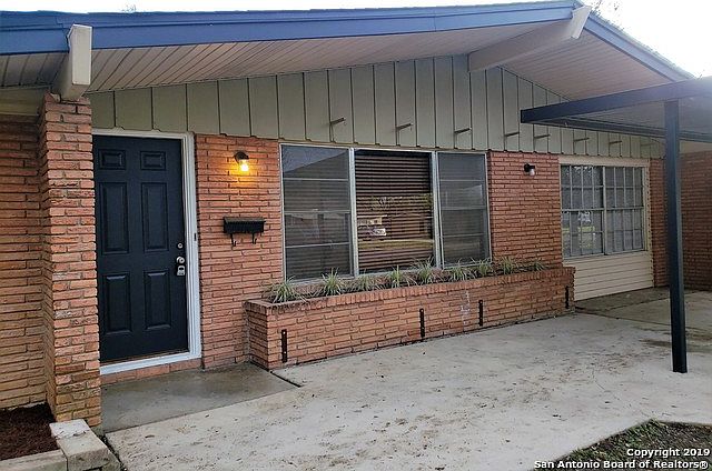 1st image of 362 Springwood Ln