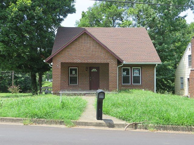 1st image of 836 Richardson St