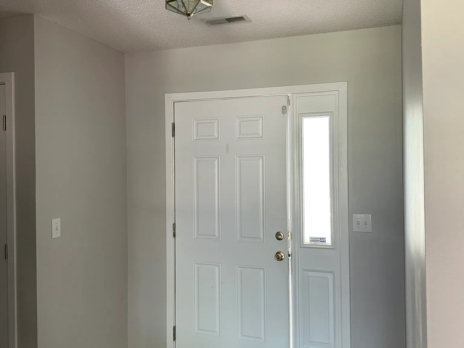 3 bed, 1228 sqft, $2,020 — Photo 3