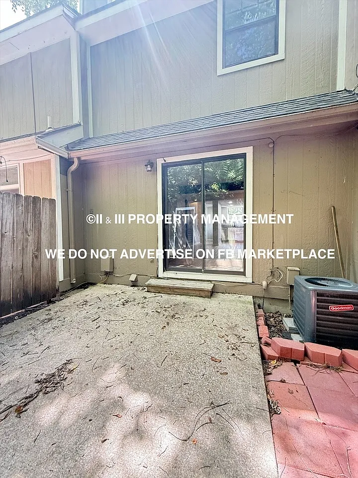 1933 Lawrence Court - 1 — Photo 3