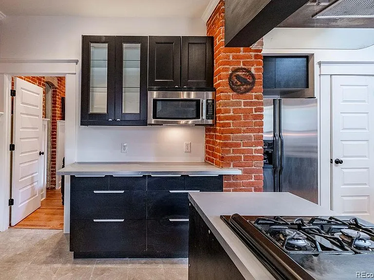 1701 E 36th Ave — Photo 9