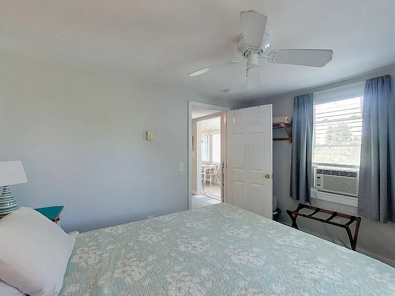 33 Warren Ave — Photo 9