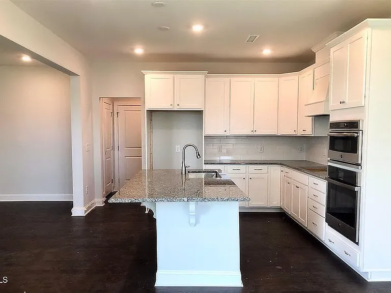 203 Condra Rd — Photo 3