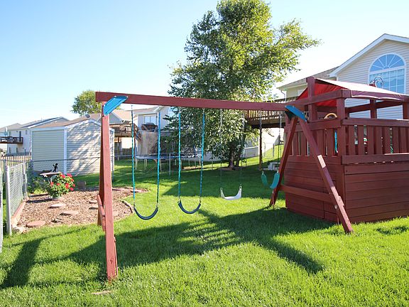 5th image of 5900 S 81st St