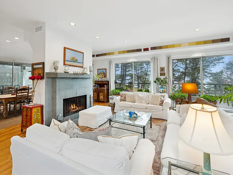 32 S Beach Rd — Photo 10