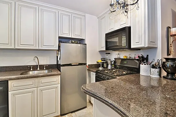 Rented by Corcoran | media 4