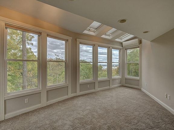 4th image of 184 Brentwood Pl