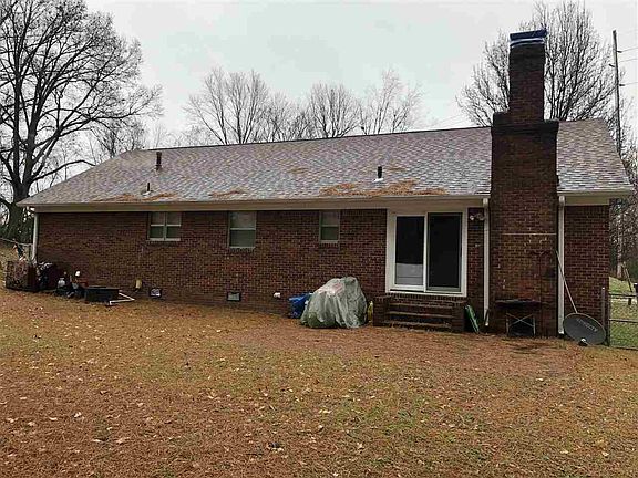 2nd image of 546 Parker Ave