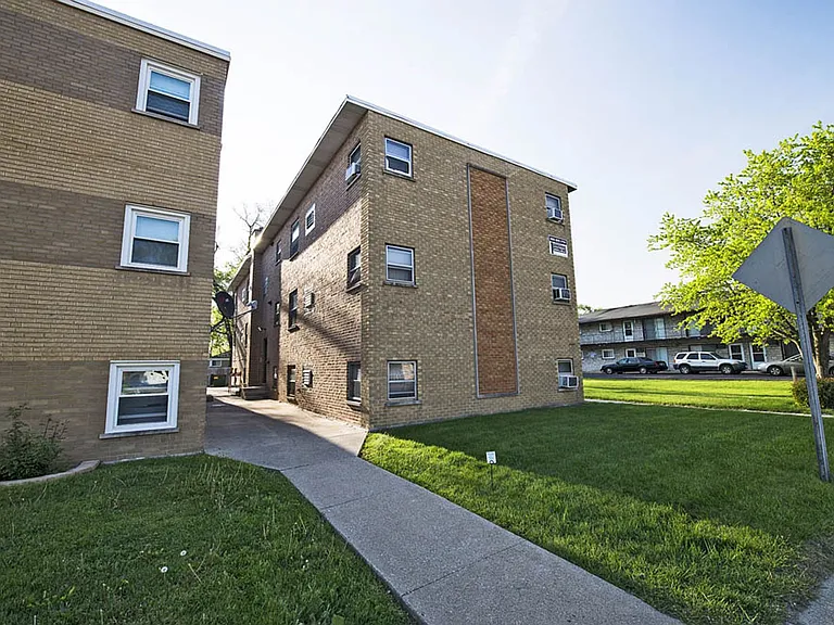12507 S Ashland Ave — Photo 16