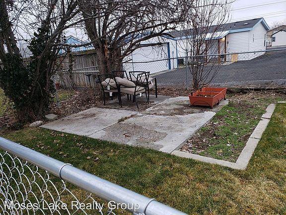 4th image of 2313 W Texas St