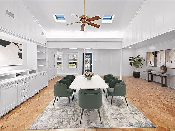 4th image of 302 Dolphin Pl