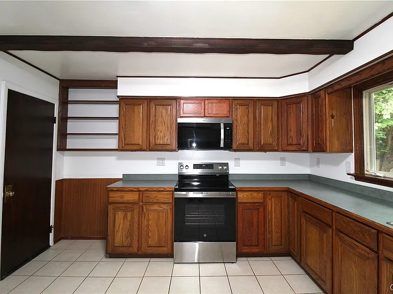 24 Forest Rd — Photo 27
