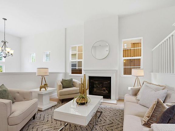 4th image of 725 Portofino Pl