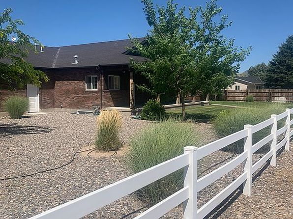 1165 E Austin Dr, Elsinore, UT 84724