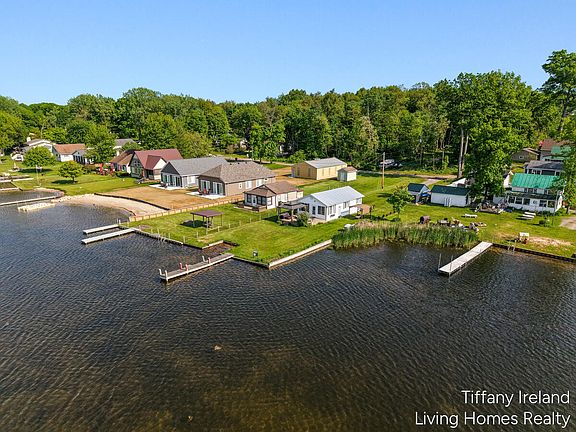2nd image of 1996 Shore Dr
