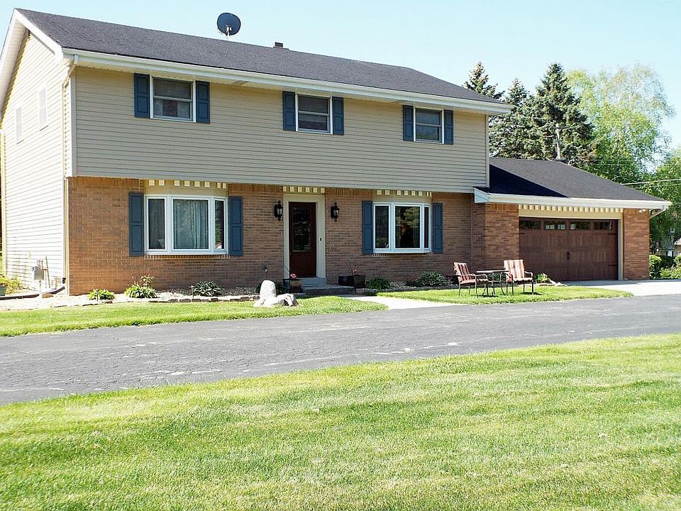 1st image of N17W27591 Lakefield Dr
