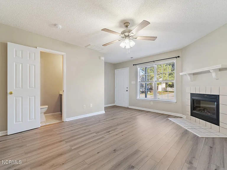 957 W Pueblo Dr — Photo 3