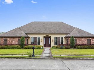 189 E Lakeshore Dr, Thibodaux, LA 70301