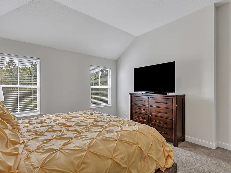 487 Meloney Dr — Photo 22