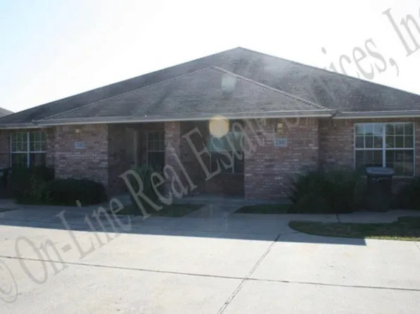 2300 Pheasant Ln #A, College Station, TX 77845