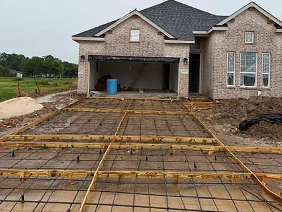 2nd image of 12103 Blossom Dr