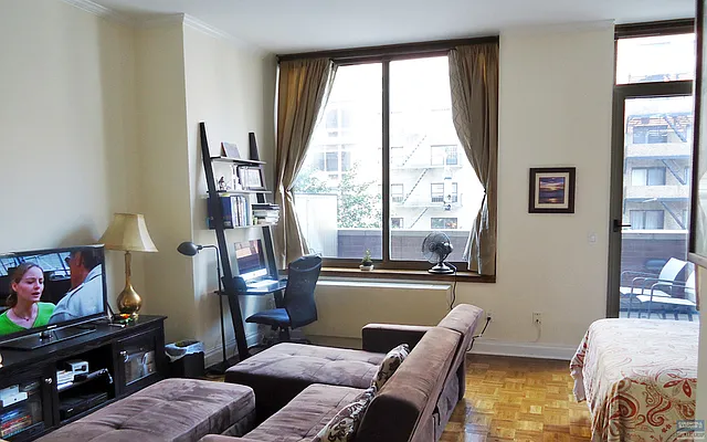 Rented by Bellmarc Realty | media 1