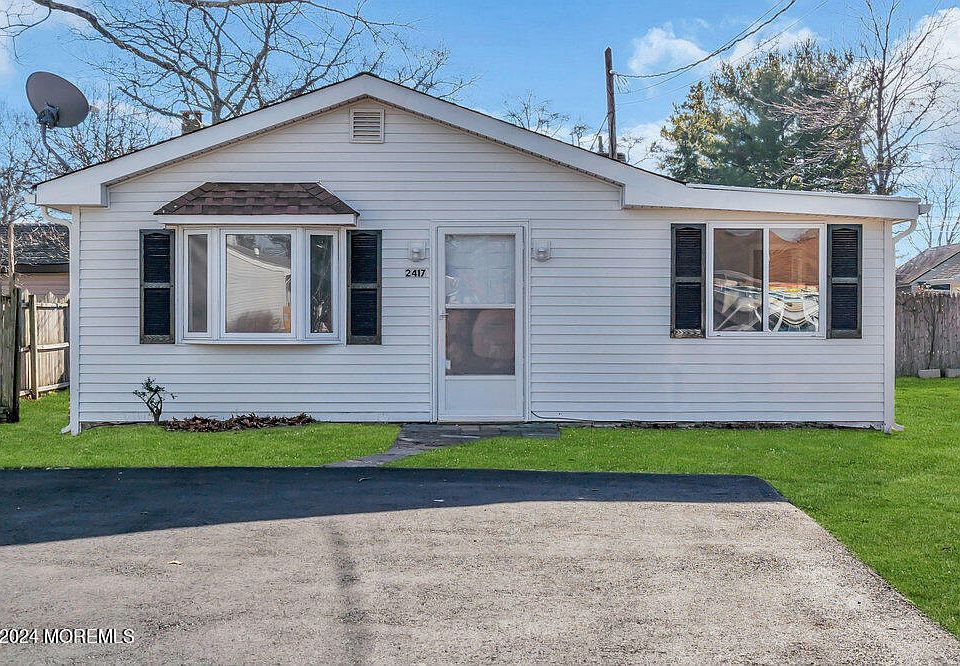 1st image of 2417 2nd Avenue