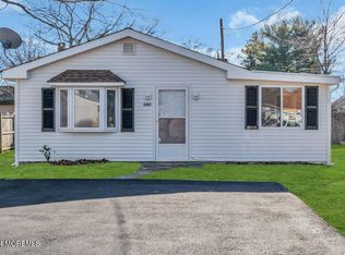 2417 2nd Ave, Toms River, NJ 08753